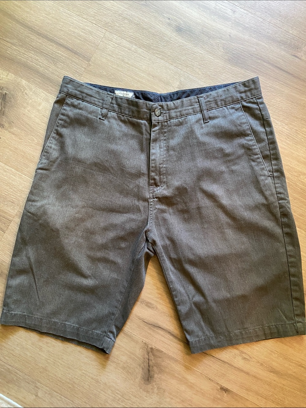 Volcom VMonty Flat Front Mens 34 Charcoal Heather Chino Shorts Streetwear Skater
